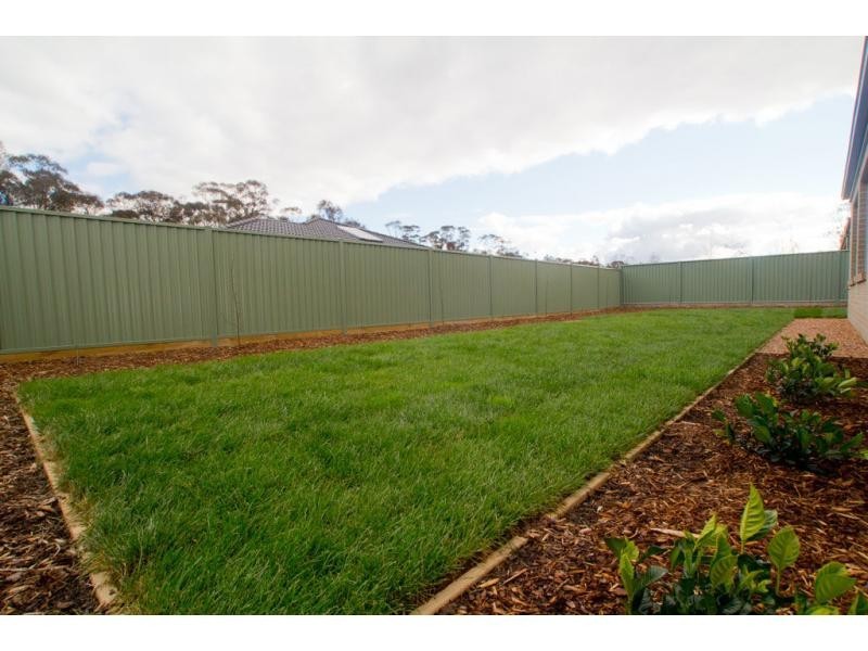 12 McConnellBBB Drive, Junortoun VIC 3551