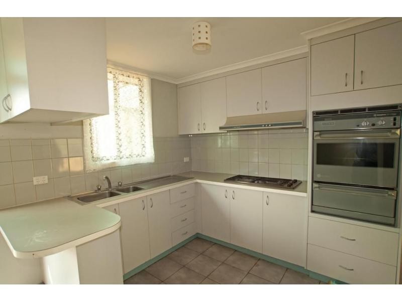 3 Hillview, Flora Hill VIC 3550