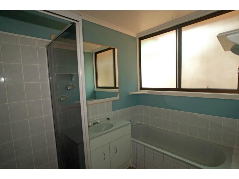 3 Hillview, Flora Hill VIC 3550