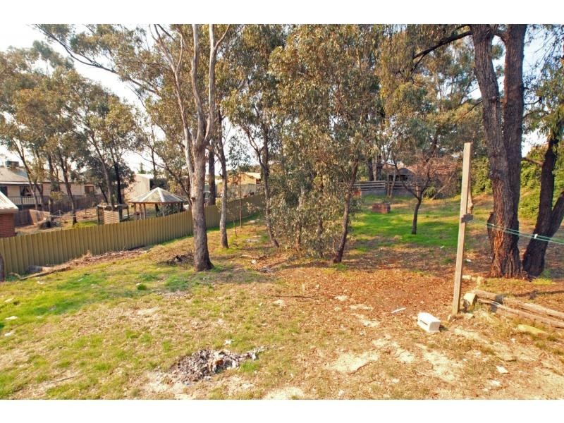 3 Hillview, Flora Hill VIC 3550