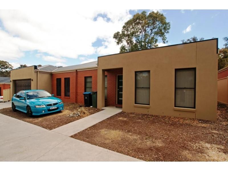 2/34 Greenwood Drive, Kennington VIC 3550