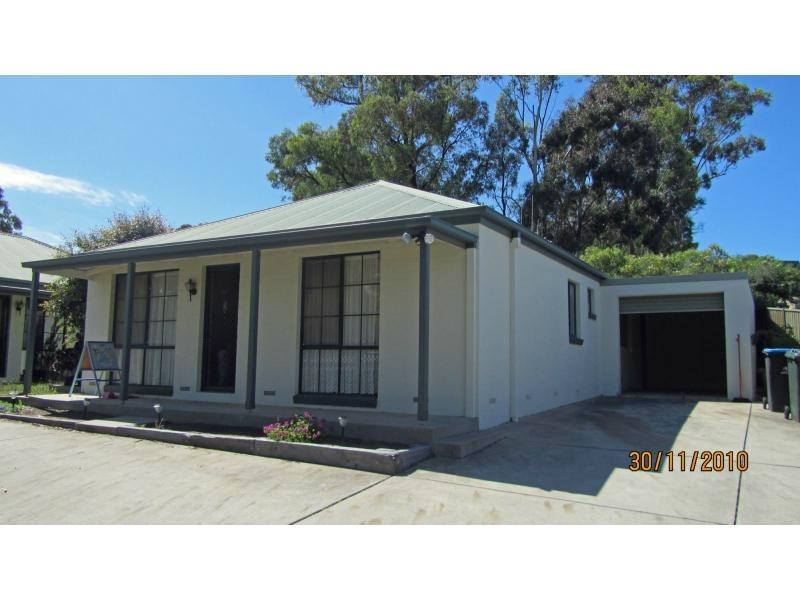 2./12 Race Street, Flora Hill VIC 3550