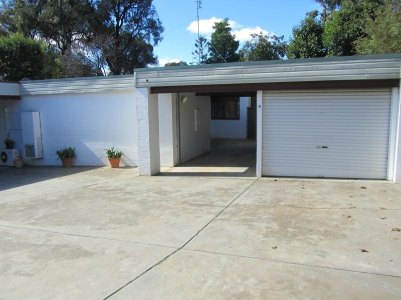 4/12 Harpin Street, Strathdale VIC 3550