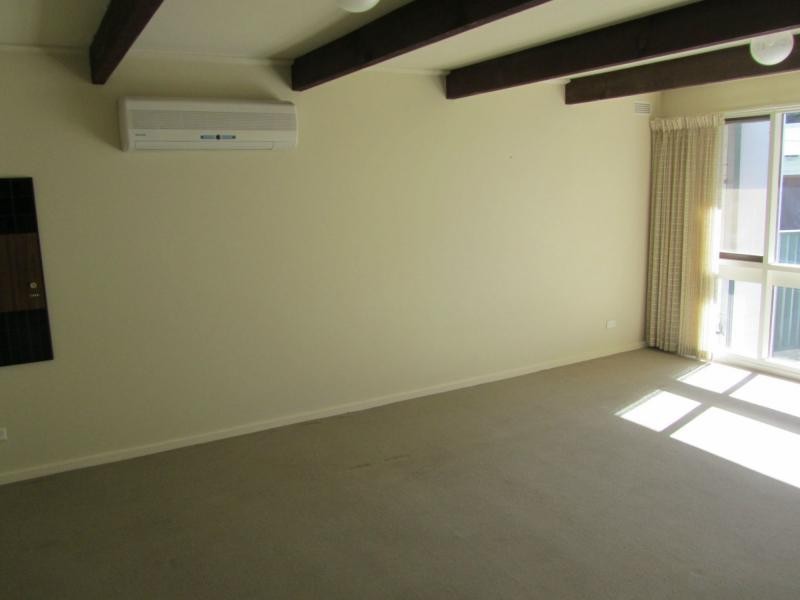 4/12 Harpin Street, Strathdale VIC 3550