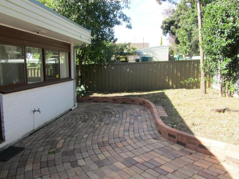 4/12 Harpin Street, Strathdale VIC 3550