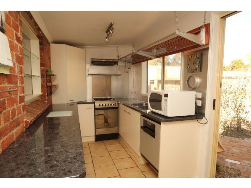 .27 Eaglehawk Road, Bendigo VIC 3550