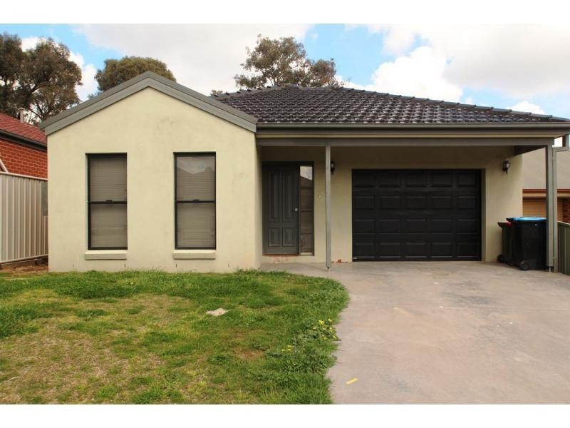 10A. Devon Close, Strathdale VIC 3550