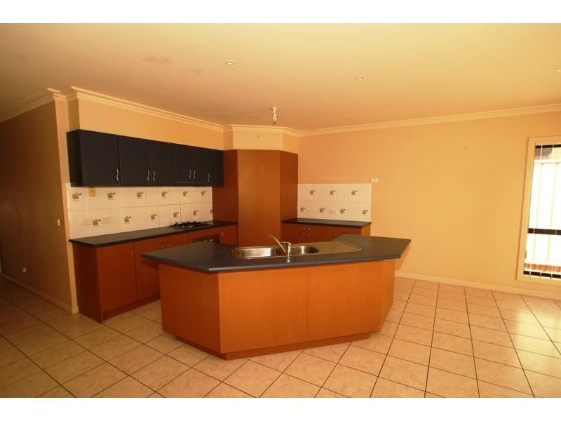 10A. Devon Close, Strathdale VIC 3550