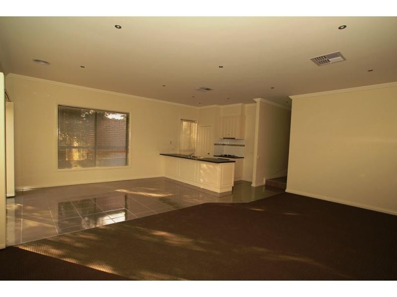 1/80 Condon Street, Kennington VIC 3550