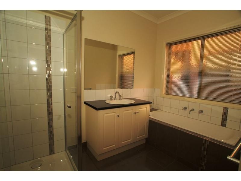 1/80 Condon Street, Kennington VIC 3550