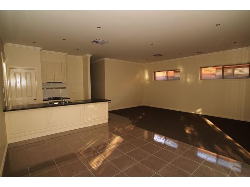 1/80 Condon Street, Kennington VIC 3550