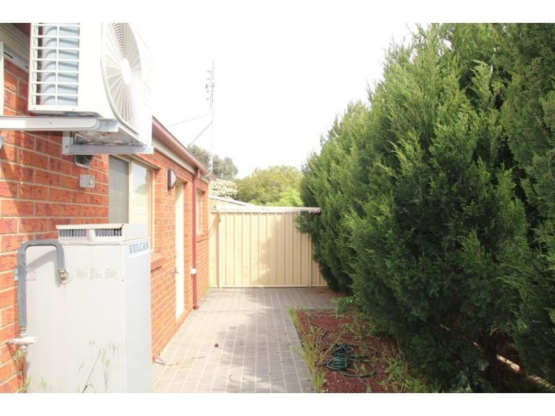 1/1 Craig Street, Long Gully VIC 3550