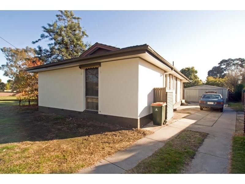 12 Shaft Street, Long Gully VIC 3550