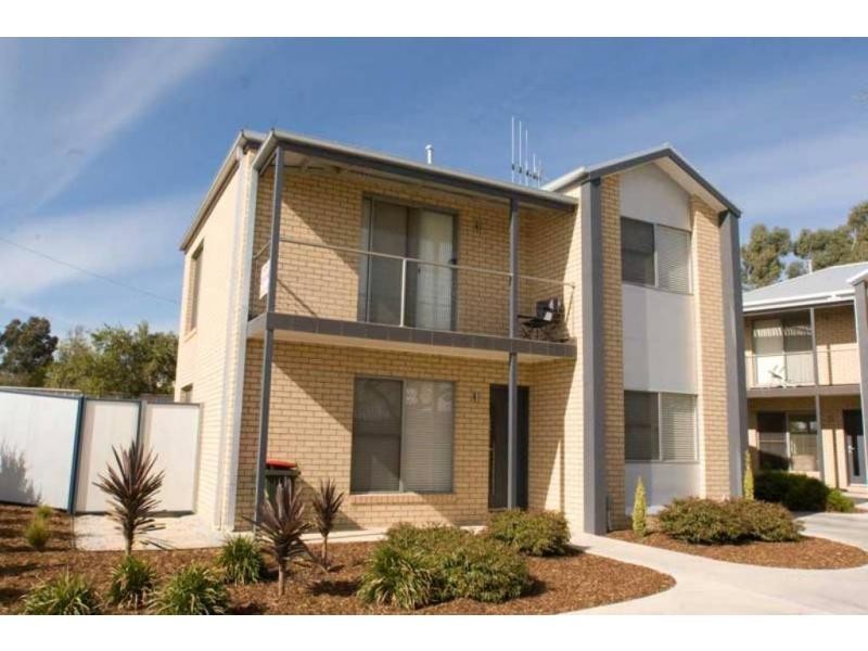 1/16 Skene Street, Kennington VIC 3550