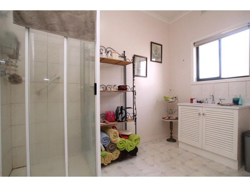Unit 3/2 Sandhurst Road, California Gully VIC 3556