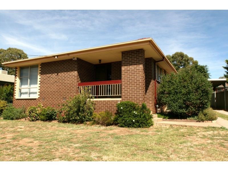 26 Truscott Avenue, California Gully VIC 3556