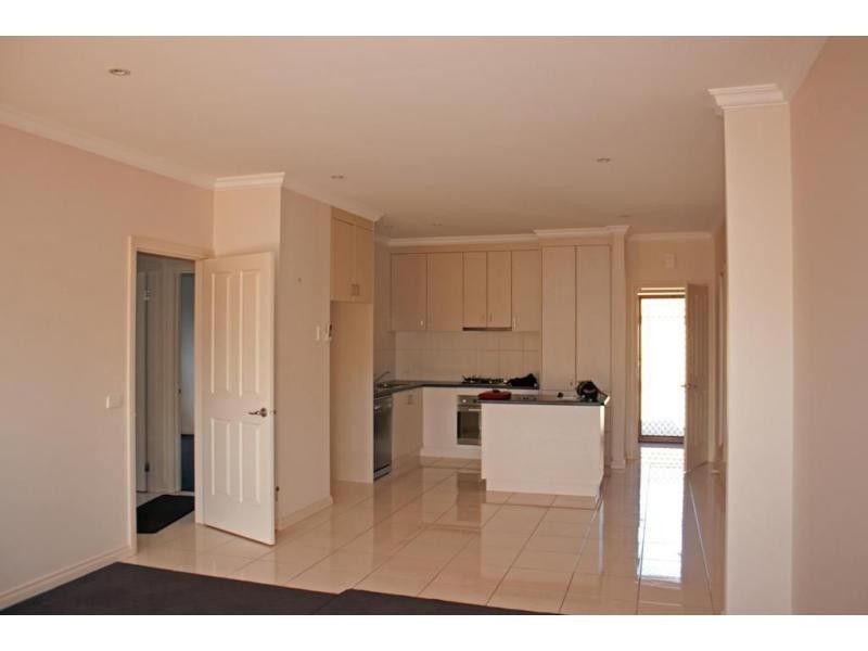 Villa 3/6 Friswell Avenue, Flora Hill VIC 3550