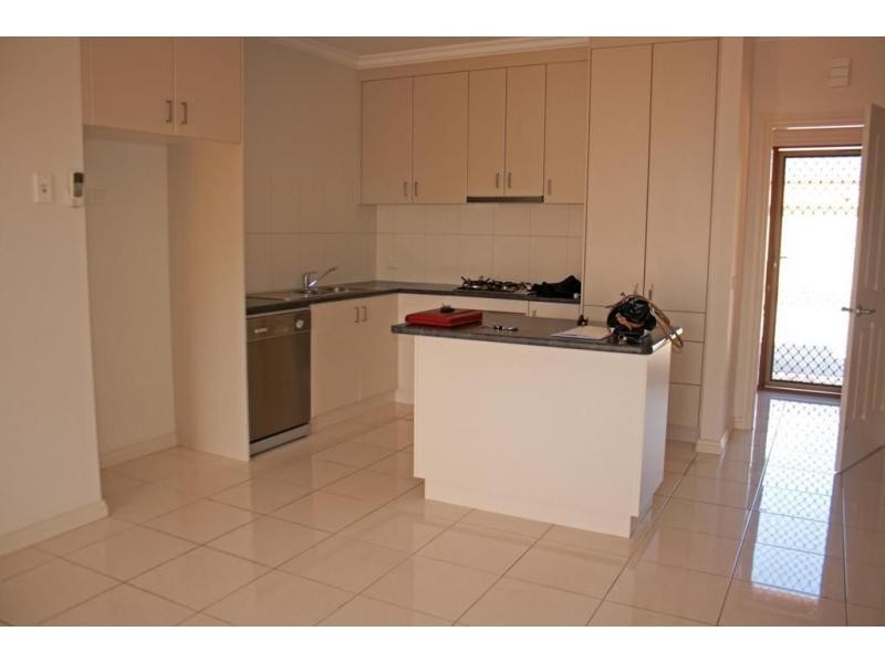 Villa 3/6 Friswell Avenue, Flora Hill VIC 3550