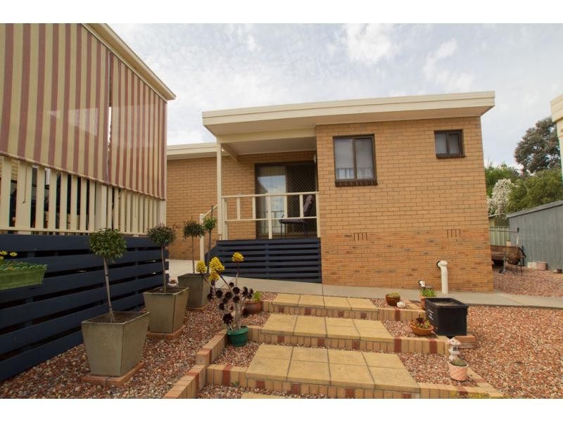 Unit A/2 Poulston Street, Bendigo VIC 3550
