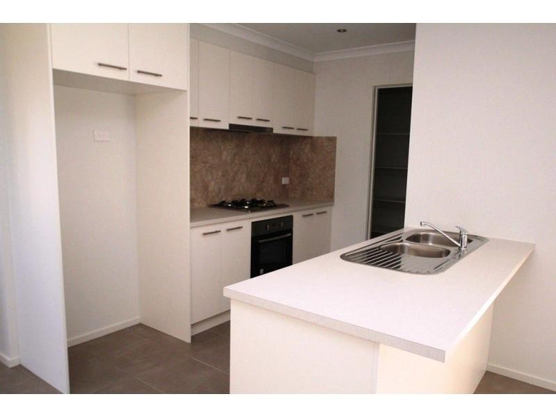 4 Trinity Way, Epsom VIC 3551