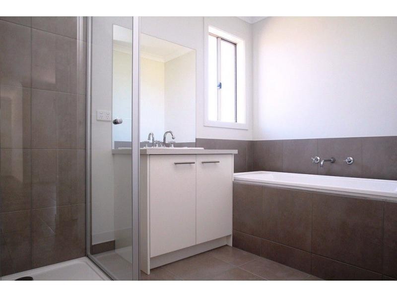 4 Trinity Way, Epsom VIC 3551