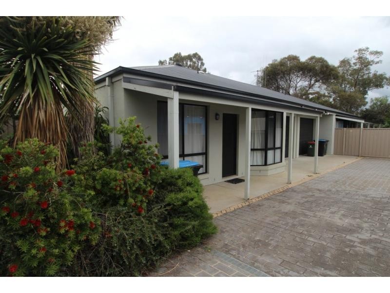 1/82 Sternberg Street, Kennington VIC 3550