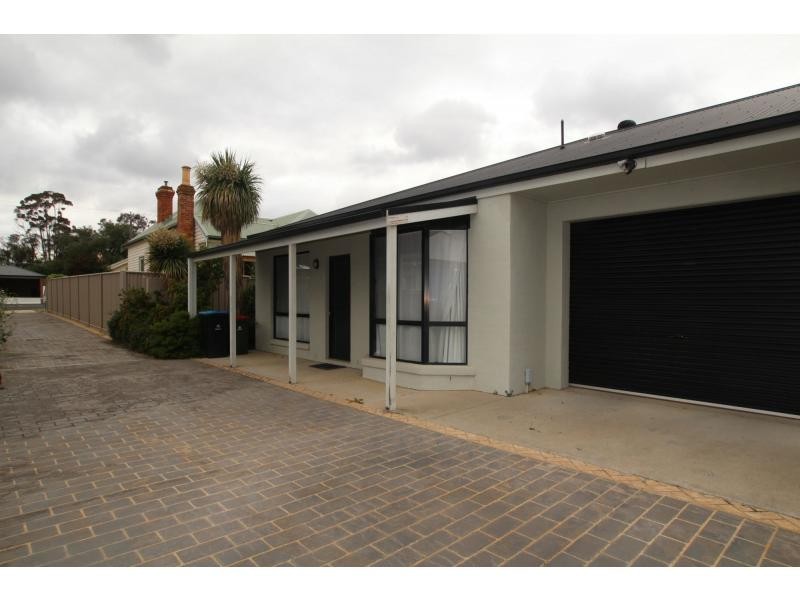 1/82 Sternberg Street, Kennington VIC 3550