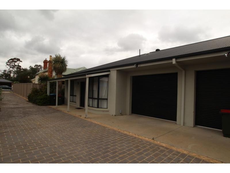 1/82 Sternberg Street, Kennington VIC 3550