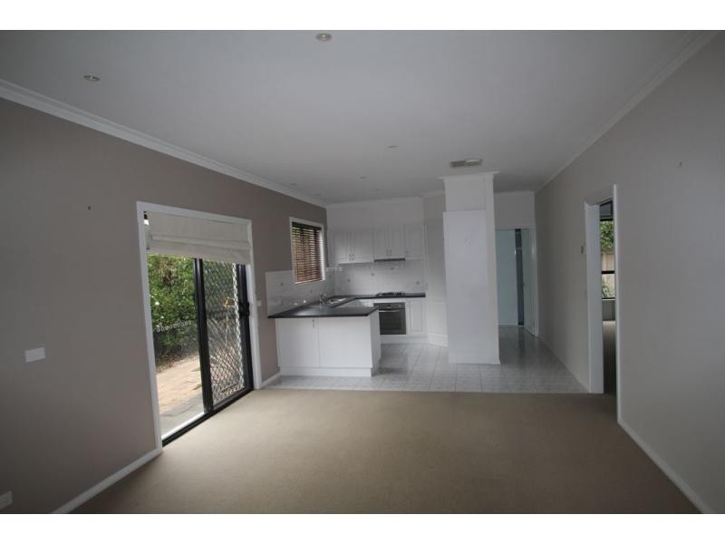 1/82 Sternberg Street, Kennington VIC 3550