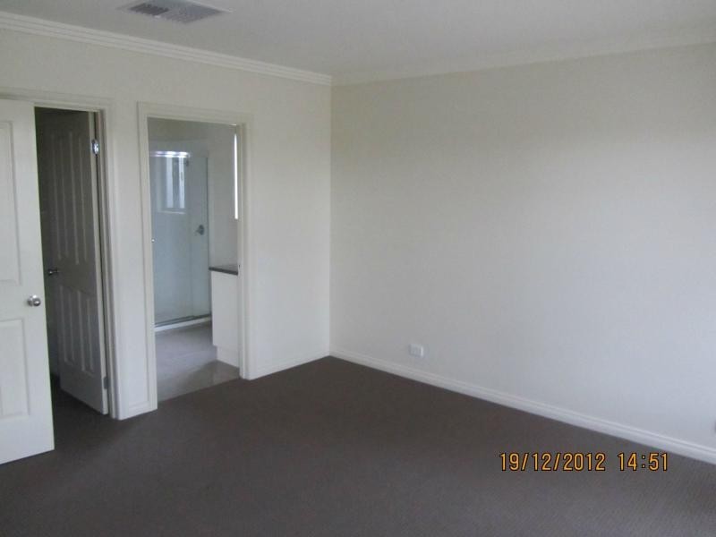 5B Vincent Drive, Kennington VIC 3550