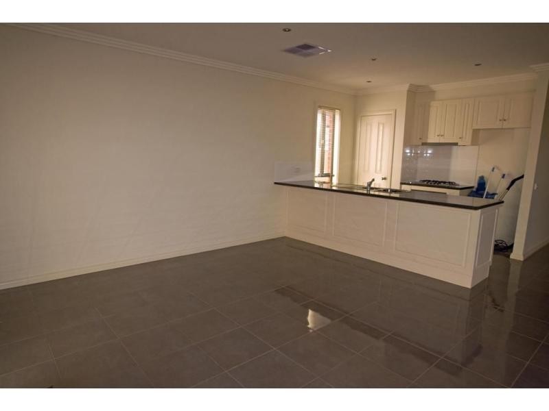 5B Vincent Drive, Kennington VIC 3550