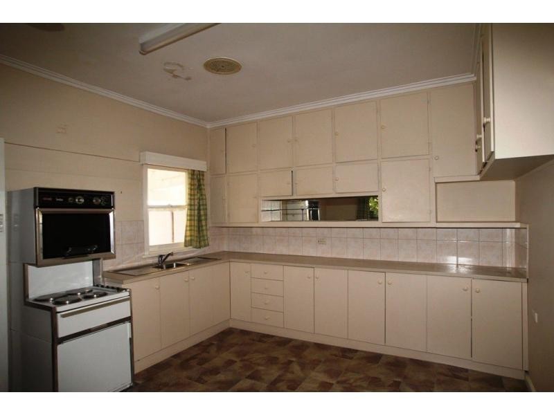 4 Bendigo Crescent, Flora Hill VIC 3550