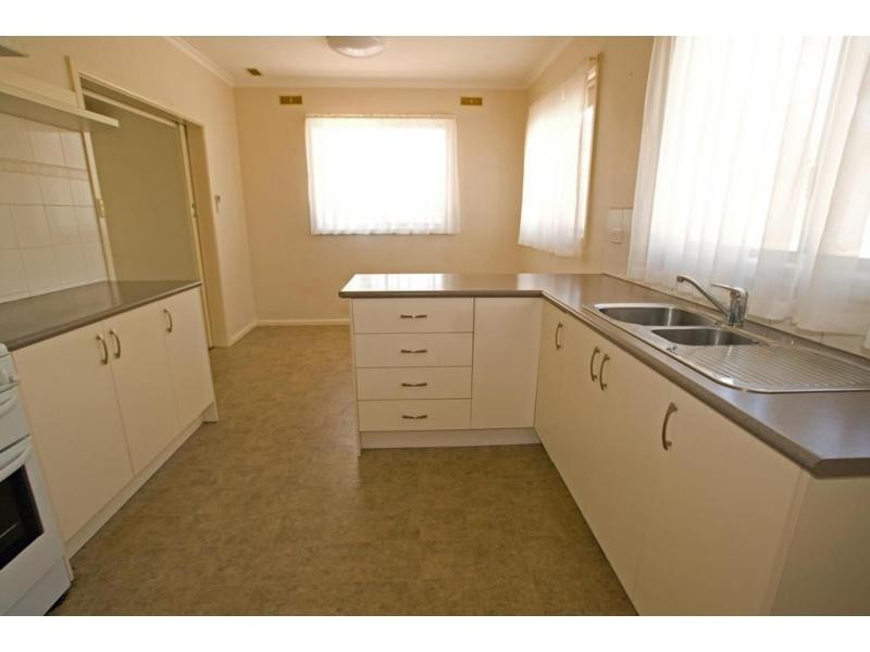 12. Race Street, Flora Hill VIC 3550