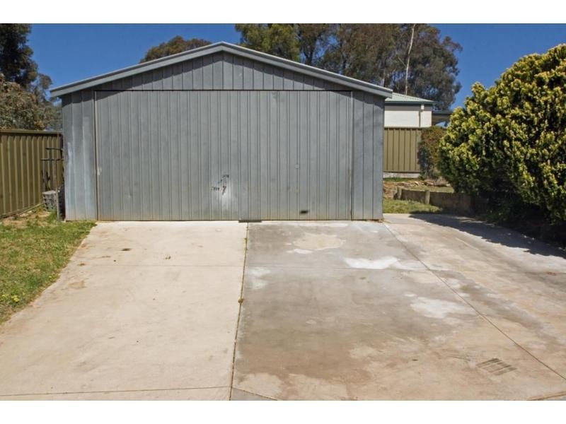 12. Race Street, Flora Hill VIC 3550