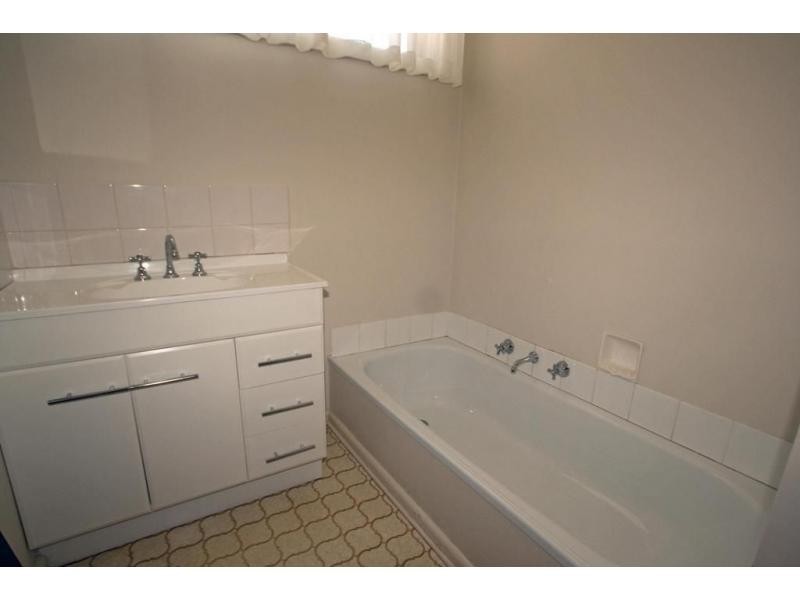 12. Race Street, Flora Hill VIC 3550