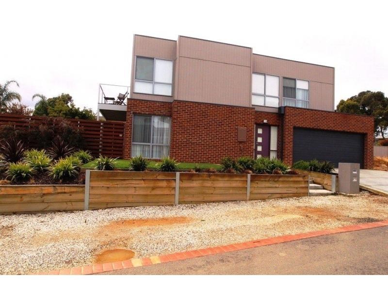 3 Lorne Terrace, Flora Hill VIC 3550