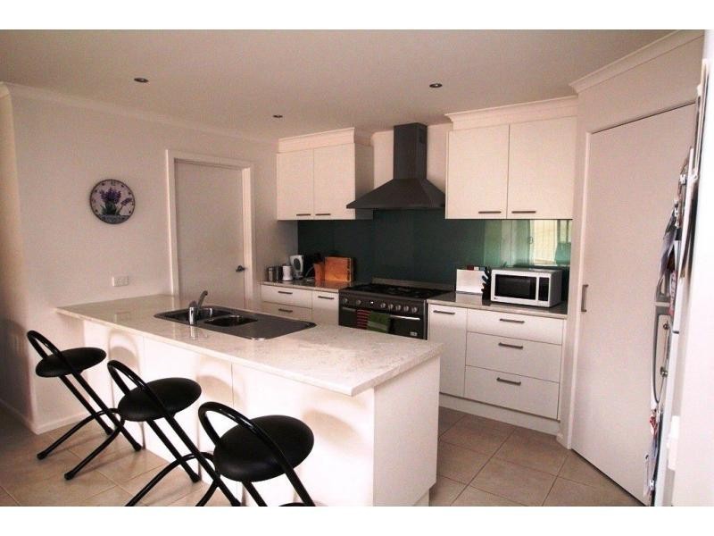 3 Lorne Terrace, Flora Hill VIC 3550