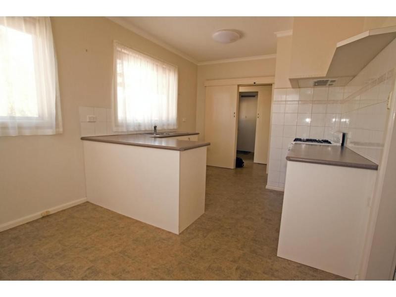 .12 Race Street, Flora Hill VIC 3550