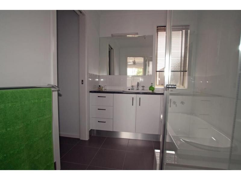 2/10a Haggar Street, Eaglehawk VIC 3556