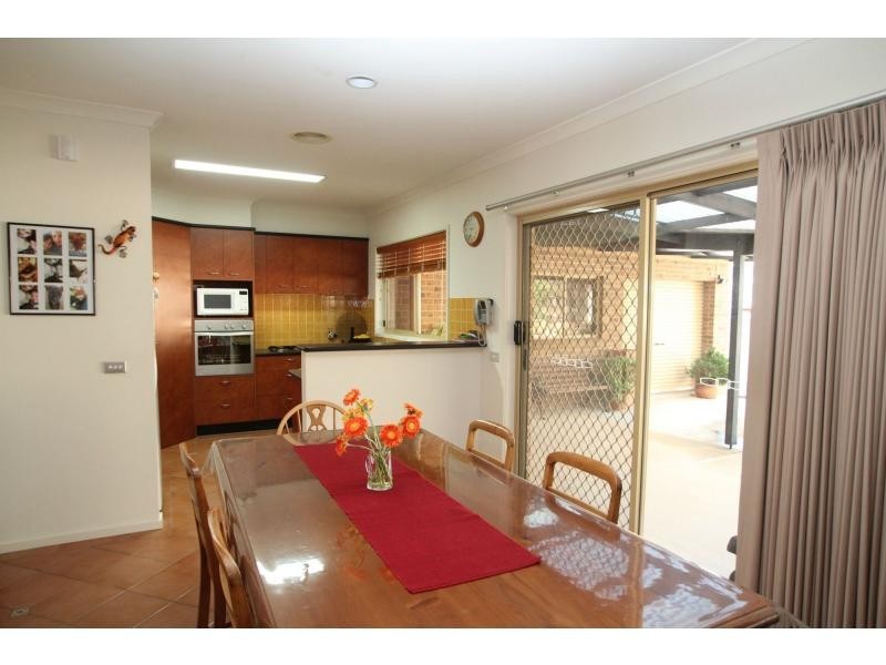 17 Regency Place, Kennington VIC 3550