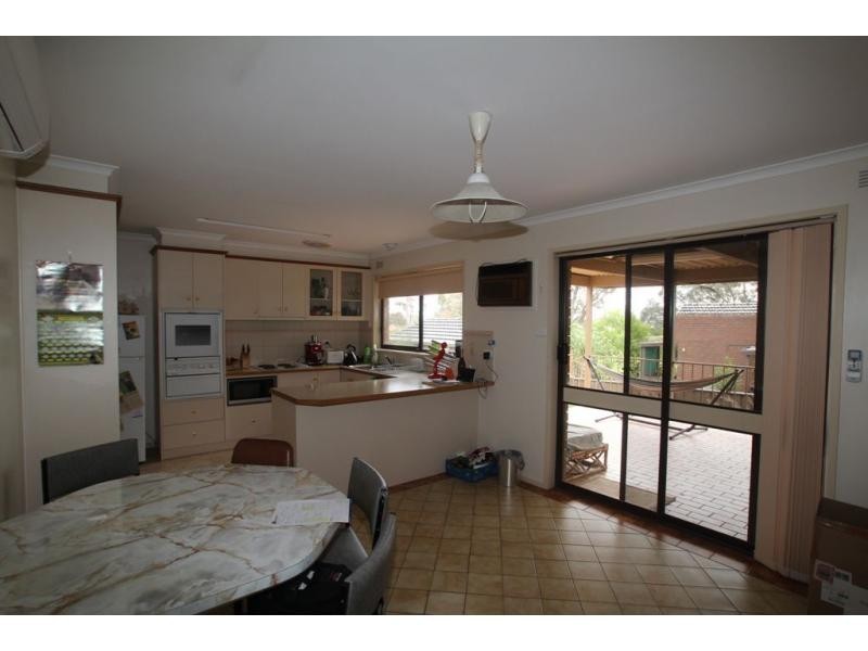 36 Houlahan Street, Flora Hill VIC 3550