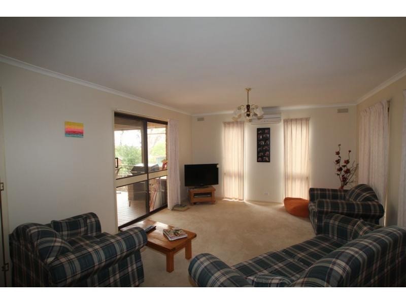 36 Houlahan Street, Flora Hill VIC 3550