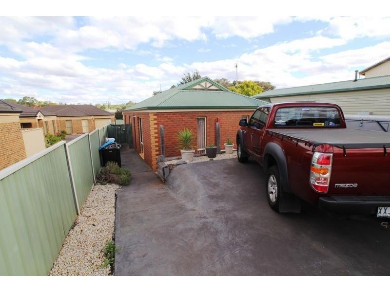 11 Allingham Street, Golden Square VIC 3555