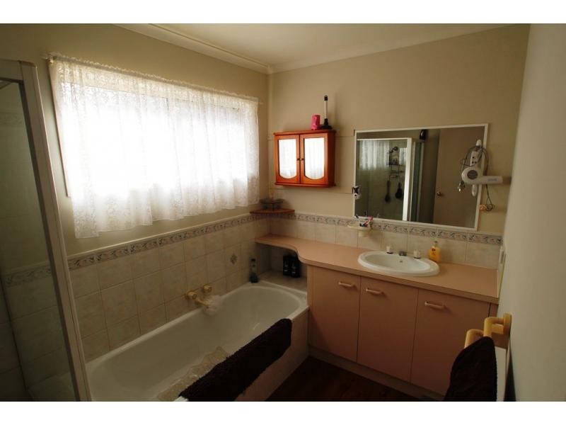 11 Allingham Street, Golden Square VIC 3555