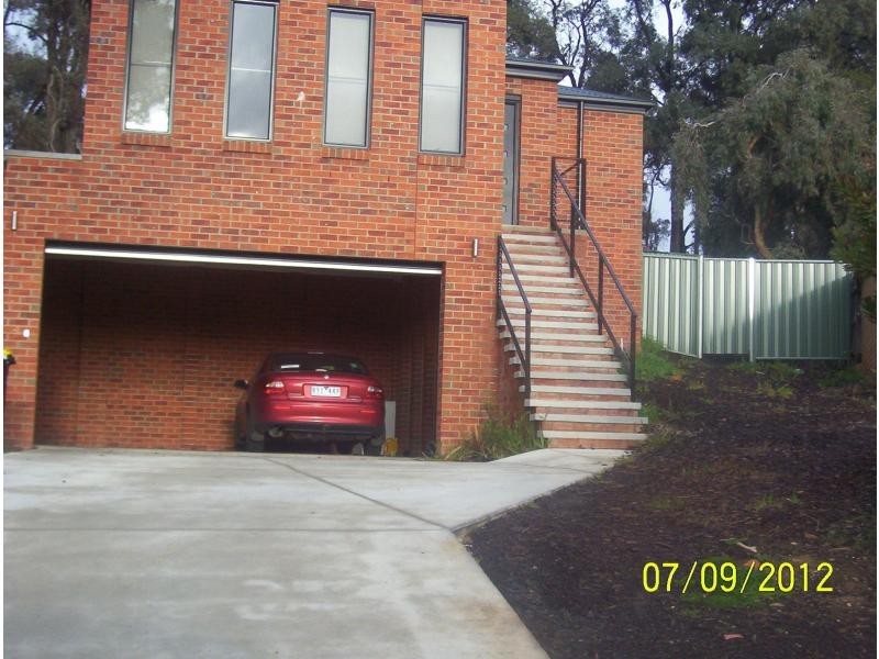 5b Vincent Drive, Kennington VIC 3550
