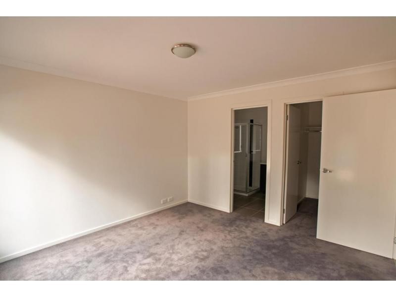 17 Sanctuary Boulevard, Maiden Gully VIC 3551