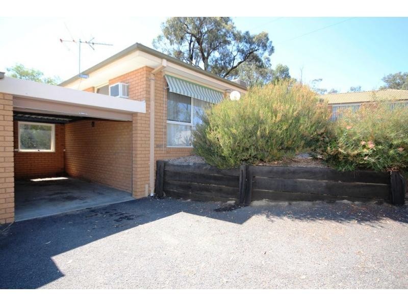Unit 2/13 Proud Terrace, Flora Hill VIC 3550