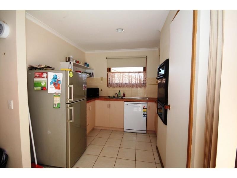 Unit 2/13 Proud Terrace, Flora Hill VIC 3550