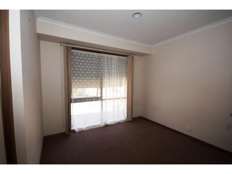 Unit 2/13 Proud Terrace, Flora Hill VIC 3550