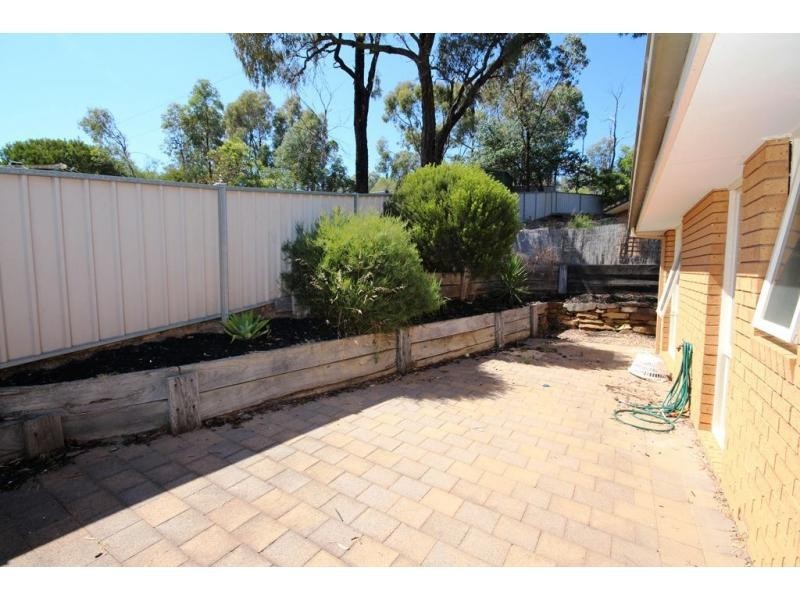 Unit 2/13 Proud Terrace, Flora Hill VIC 3550